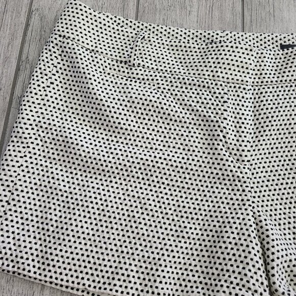Ann Taylor LOFT women's off white cream and black design shorts size 14 - Picture 3 of 13